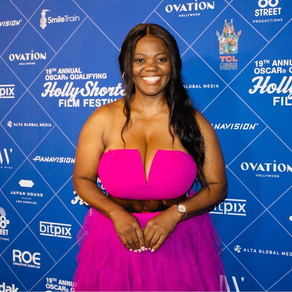 Beautiful braless pink dress for sale. For red carpet or evening parties. - Picture 4 of 6